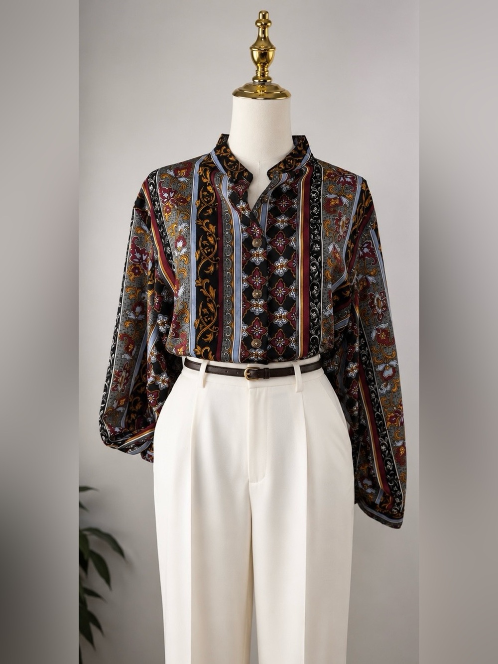 BonWorth Ornate Baroque Print Button Down Blouse Gold Buttons L Petite